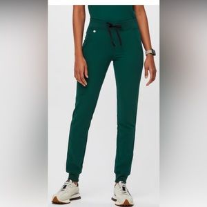 Figs xs forest green jogger style scrub pants